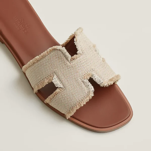 Oran sandal